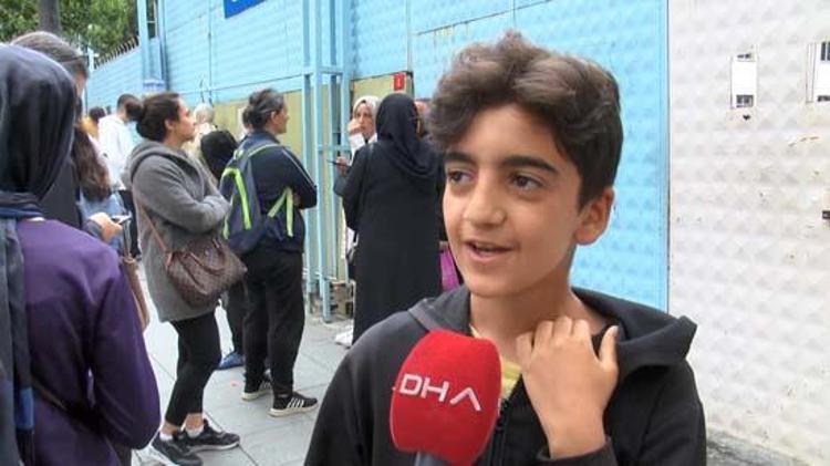 LGS heyecanı başladı Abisinin kimliğini koşarak yetiştirdi