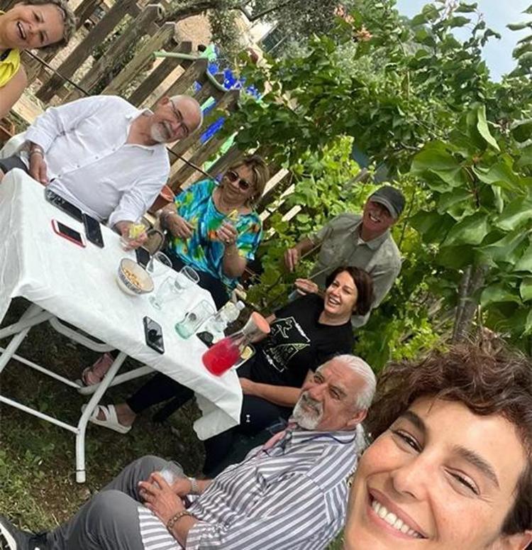 Mehmet Aslantuğdan boşanan Arzum Onan İstanbuldan gitti Doğayla iç içe pozlar