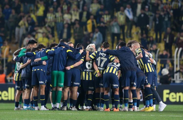 Ali Koçtan akla hayale gelmeyecek transfer bombası Bonservisini çöz Fenerbahçeye imza at
