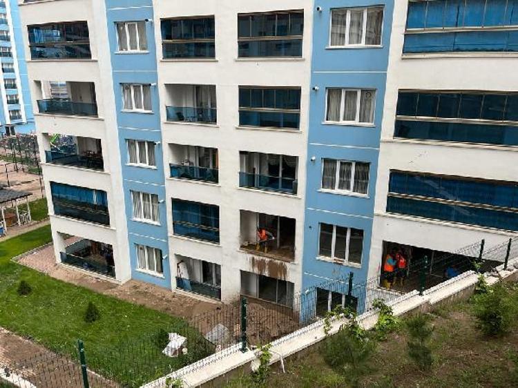 Her yağmurda şelaleye dönen binayla ilgili ilginç detay