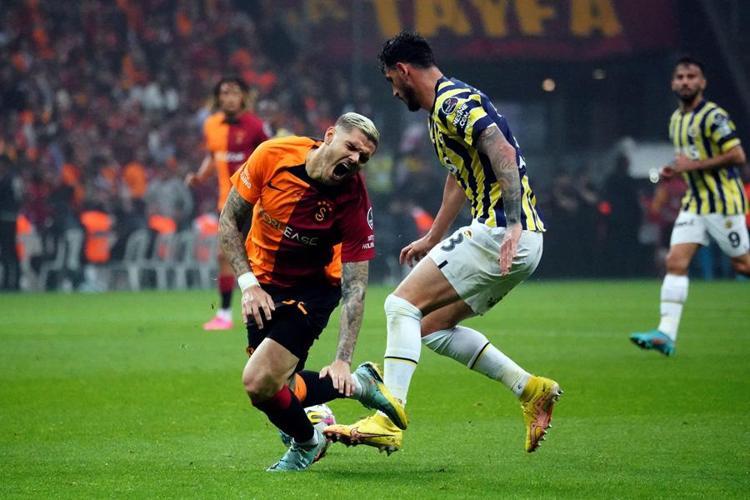 42 topun 22sini kaybetti Erman Toroğlu Arda Güleri topa tuttu
