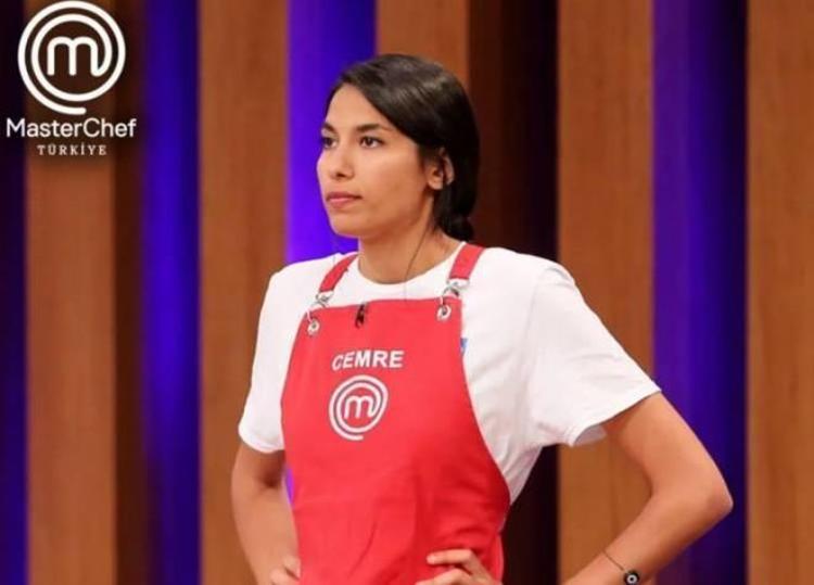MASTERCHEF ALL STAAR CEMRE UYANIK KİMDİR