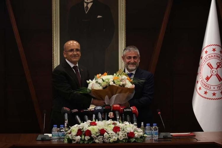 Dolar, asgari ücret, enflasyon Yeni hükümet düğmeye basıyor