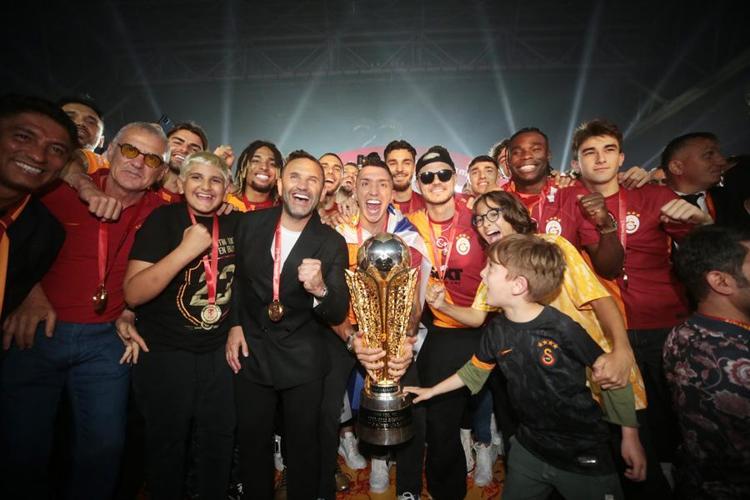 Galatasarayın şampiyonluk kutlamalarında sadece bir yıldız yoktu