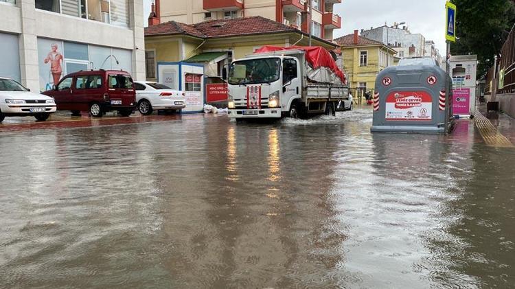 16 şehir için Meteorolojiden sarı ve turuncu kodlu uyarı Kastamonu ve Sinop için kuvvetli yağış alarmı...