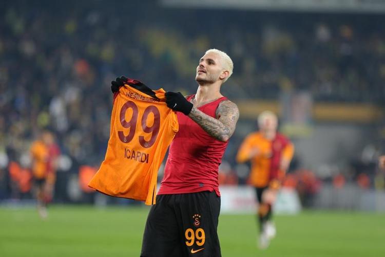 En son Selçuk İnan, Engin Baytar, Burak Yılmaz gelmişti Trabzonspordan Galatasaraya 2 yıldız daha