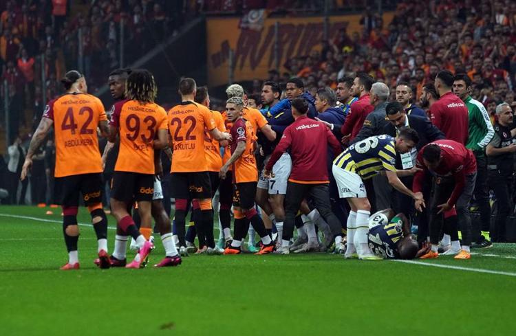 En son Selçuk İnan, Engin Baytar, Burak Yılmaz gelmişti Trabzonspordan Galatasaraya 2 yıldız daha