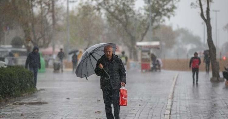 Meteoroloji sel tehlikesine karşı uyardı İstanbul, Ankara, İzmir dahil 58 ilde günlerce sürecek