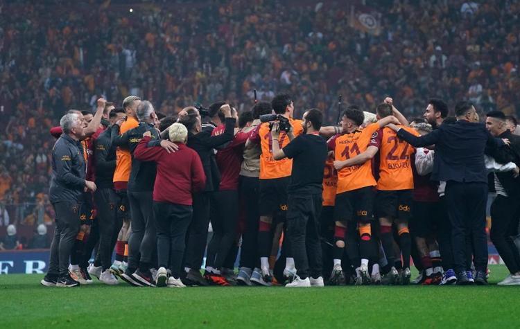 Galatasaray transferde rotasını çizdi Transfer listesindeki 6 yıldızın ismi ortaya çıktı