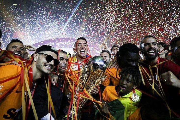 Berlusconi yine Galatasarayın kapısını çaldı Boey olmadı 20 yaşındaki orta saha için görüşmelere başladı
