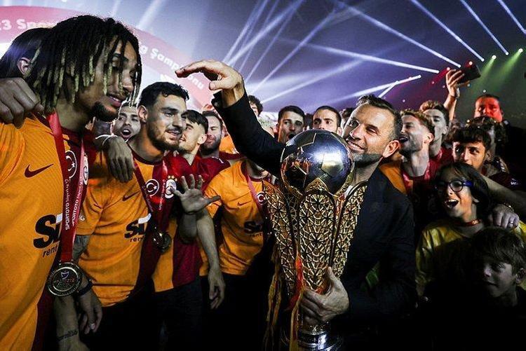 Berlusconi yine Galatasarayın kapısını çaldı Boey olmadı 20 yaşındaki orta saha için görüşmelere başladı