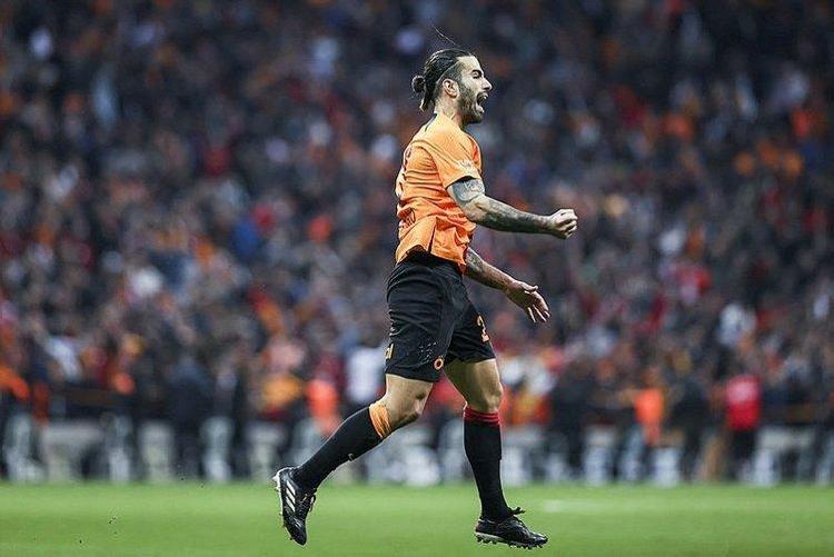 Berlusconi yine Galatasarayın kapısını çaldı Boey olmadı 20 yaşındaki orta saha için görüşmelere başladı