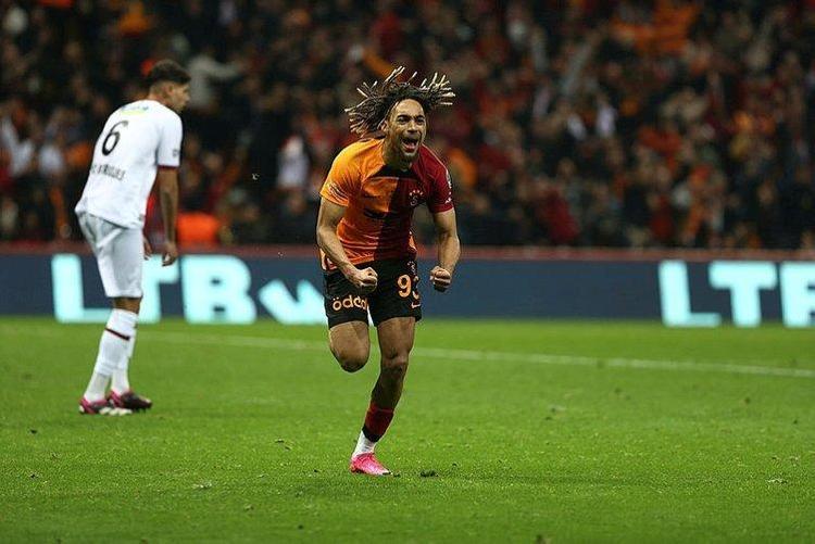 Berlusconi yine Galatasarayın kapısını çaldı Boey olmadı 20 yaşındaki orta saha için görüşmelere başladı