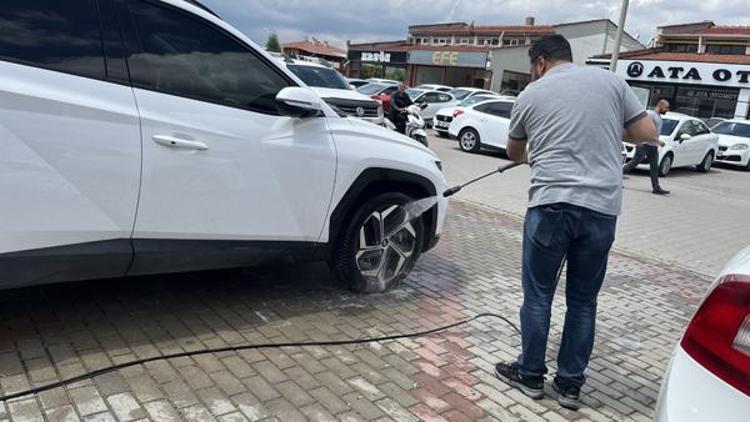 Bayram öncesi ikinci el araç satışları patladı Dükkanın önünde araba yok
