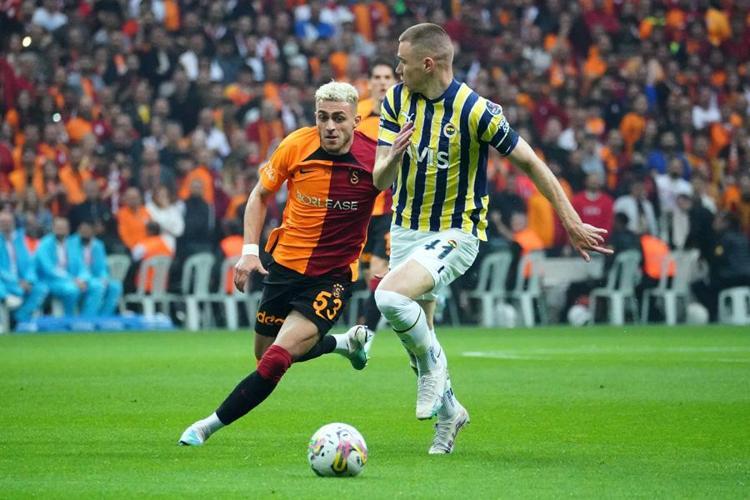 Geçen sene Konferans Ligi finalinde Zaniolonun karşısında dayanamamıştı Cimboma yeni Onyekuru