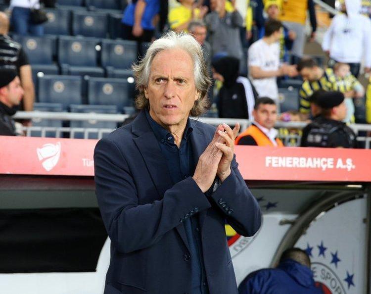 Jorge Jesusun yerine Okan Buruk ve Emre Belözoğlunun hocası geliyor