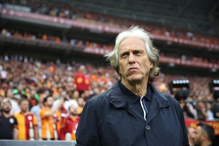 Jorge Jesusun yerine Okan Buruk ve Emre Belözoğlunun hocası geliyor
