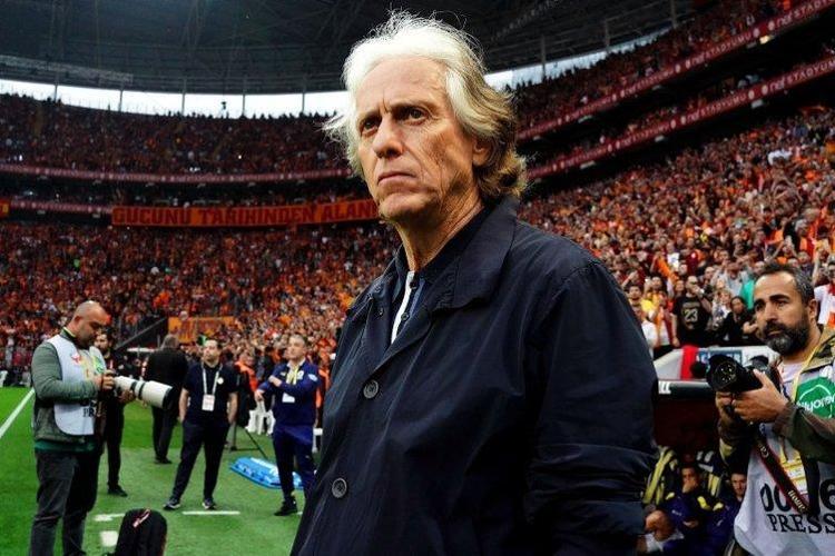 Jorge Jesusun yerine Okan Buruk ve Emre Belözoğlunun hocası geliyor