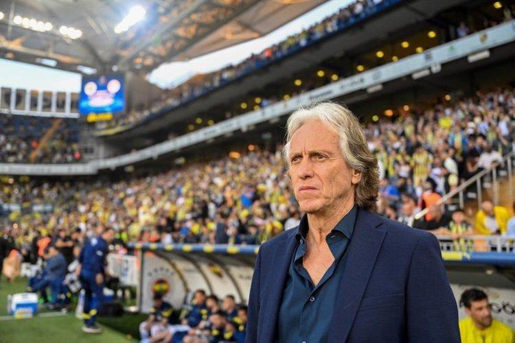 Jorge Jesusun yerine Okan Buruk ve Emre Belözoğlunun hocası geliyor