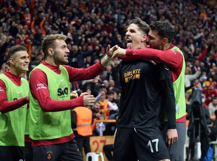 Sadece bir kez 90 dakika oynamış Galatasaray o maçı kaybetmişti 28 yaşındaki oyuncuyla 3 yıllık sözleşme