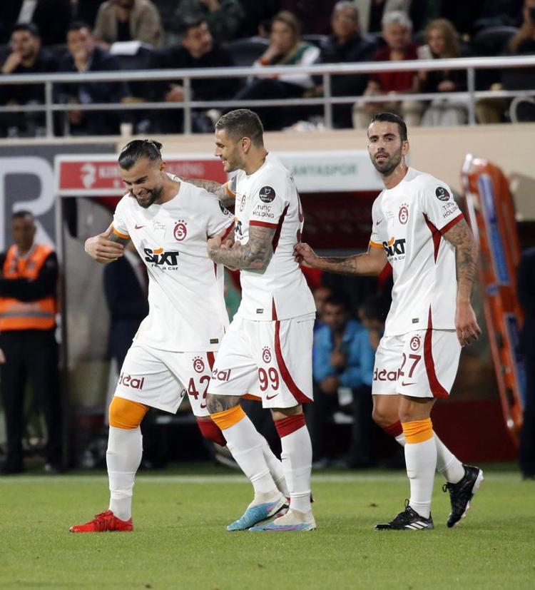 Bu sözler gururumu kırdı Abdülkerim Bardakcı transferi olay yarattı