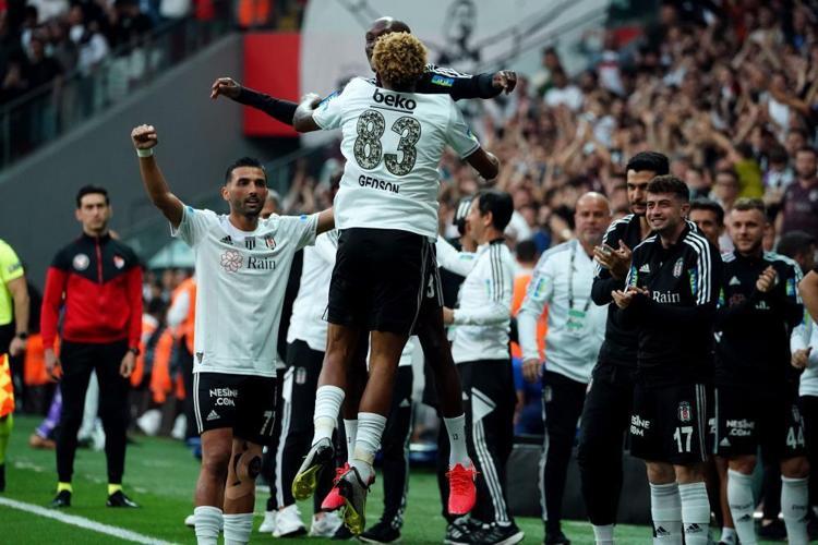 FENERBAHÇE VE BEŞİKTAŞ KONFERANS LİGİNDE