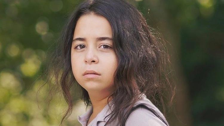 Bir zamanların çocuk yıldızı Beren Gökyıldız mezuniyet pozlarına yorum yağdı