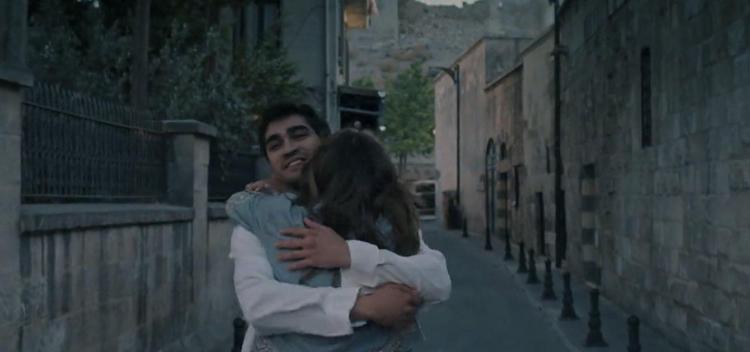 Ferit diyerek bağırdı ve işareti verdi kaçış başladı Yalı Çapkını sezon finalinde Feriti kurtaran Hattuç ölüyor