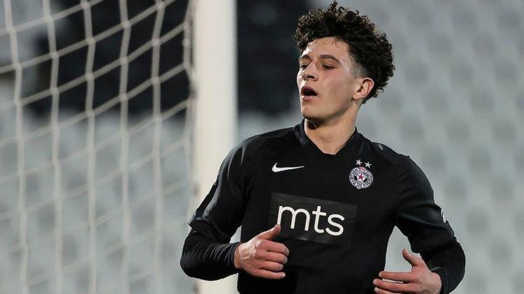 Ali Koçtan sürpriz teklif Fenerbahçe yönetiminden Sırbistana çıkarma