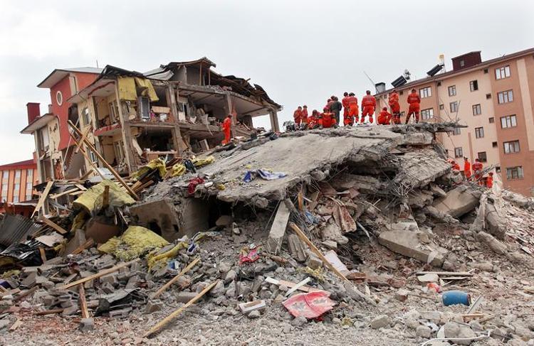 Prof. Dr. Naci Görür risk altındaki 24 ili tek tek açıkladı Deprem ve tsunami uyarısı