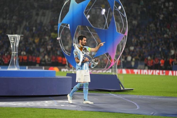 Şampiyonlar Ligi kupası Manchester Citynin İlkay Gündoğan: Ülkemizde bu kupayı kaldırmak çok büyük bir gurur