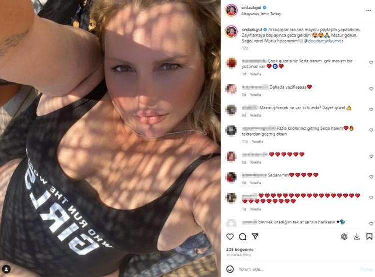 Seda Akgül mayolu pozlarını peş peşe paylaştı