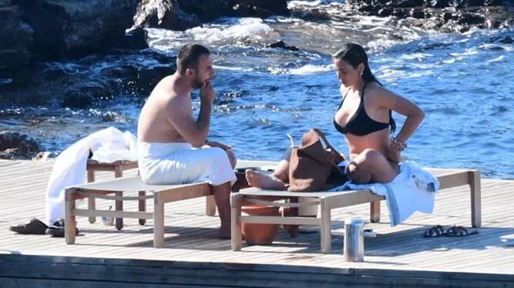 Zehra Çilingiroğlu ve sevgilisinin deniz keyfi