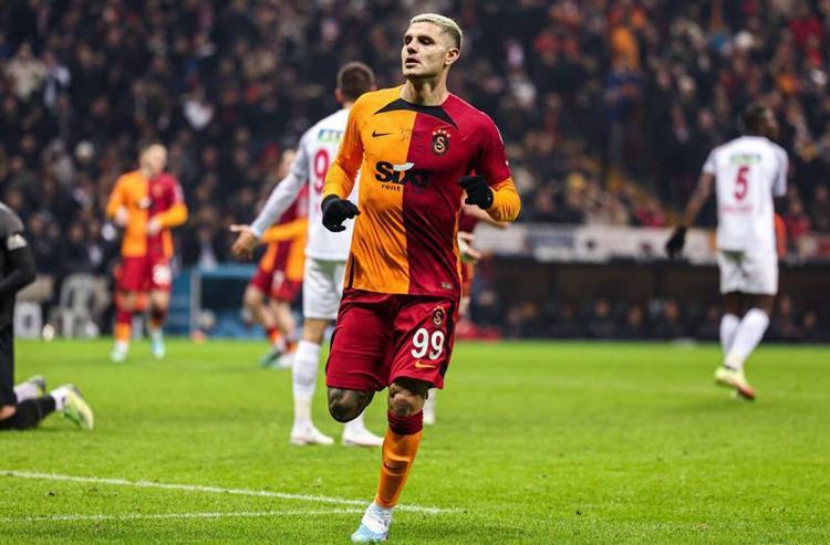 Galatasarayda 2. Mauro Icardi planı, 2 yıldız ile görüşme yapıldı Victor Nelsson durumu da düşünüldü
