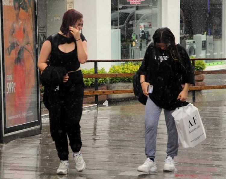 Meteoroloji uyardı Bayram tatili öncesi sağanak ve sel tehlikesi: İller belli oldu