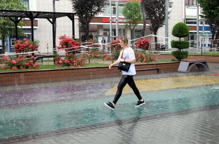Meteoroloji uyardı Bayram tatili öncesi sağanak ve sel tehlikesi: İller belli oldu