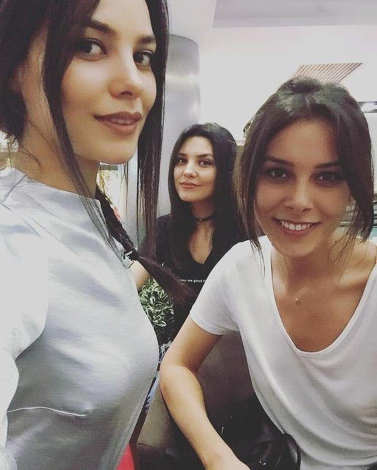 Hazal Filiz Küçükköse’nin ikizi ortaya çıktı