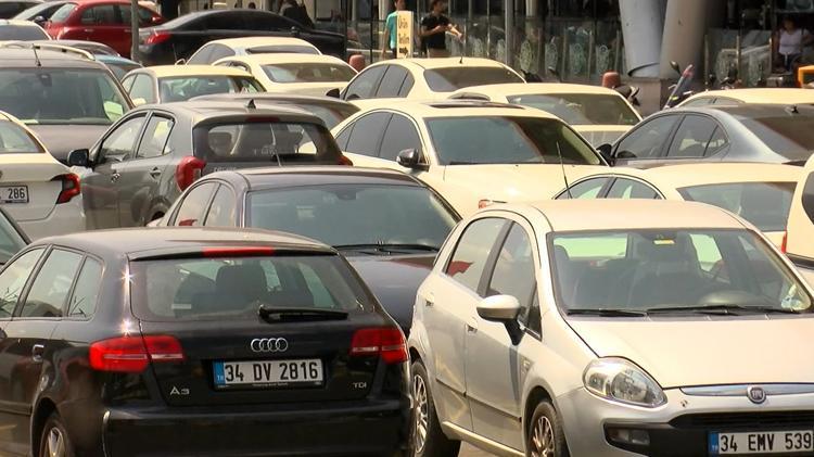 Bayram öncesi kiralık araçlara talep arttı; uzmanlardan dolandırıcılara karşı uyarı