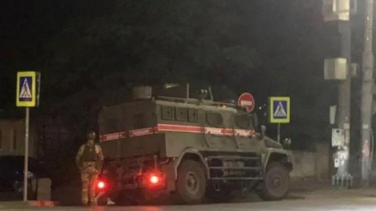 CADDELERDE ZIRHLI ARAÇLAR GÖRÜLDÜ