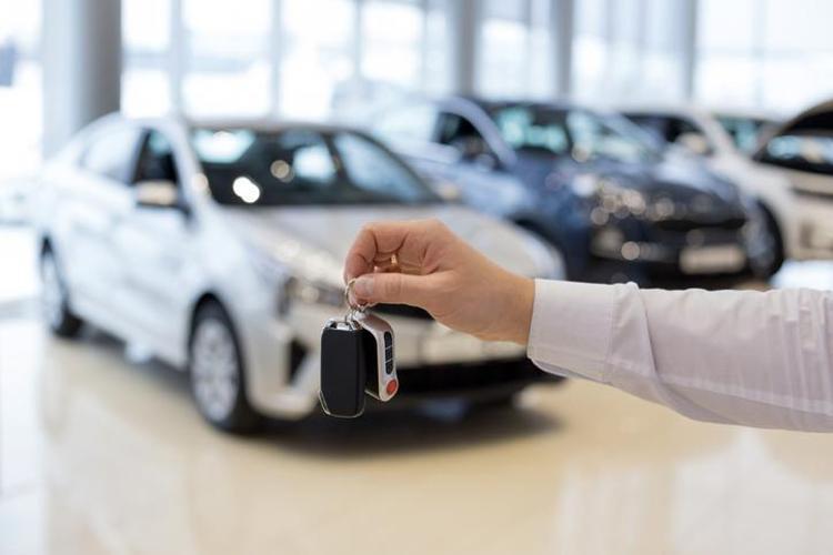 Sıfır arabada stokçu kaosu sonrası çözüm önerisi geldi İkinci el otomobildeki fahiş artışın nedenini açıkladı