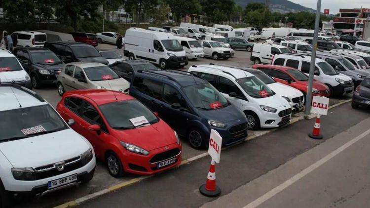 Sıfır arabada stokçu kaosu sonrası çözüm önerisi geldi İkinci el otomobildeki fahiş artışın nedenini açıkladı