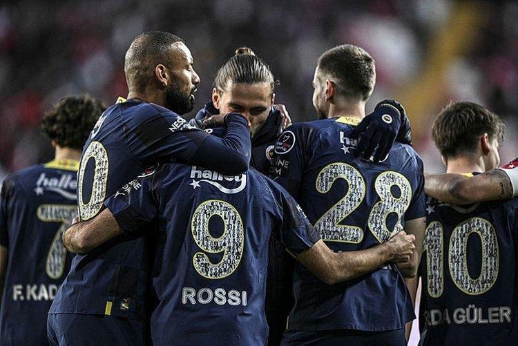 İsmail Kartal Mancininin sol bekini istedi Oosterwolde yine yedek kulübesine hapsolacak