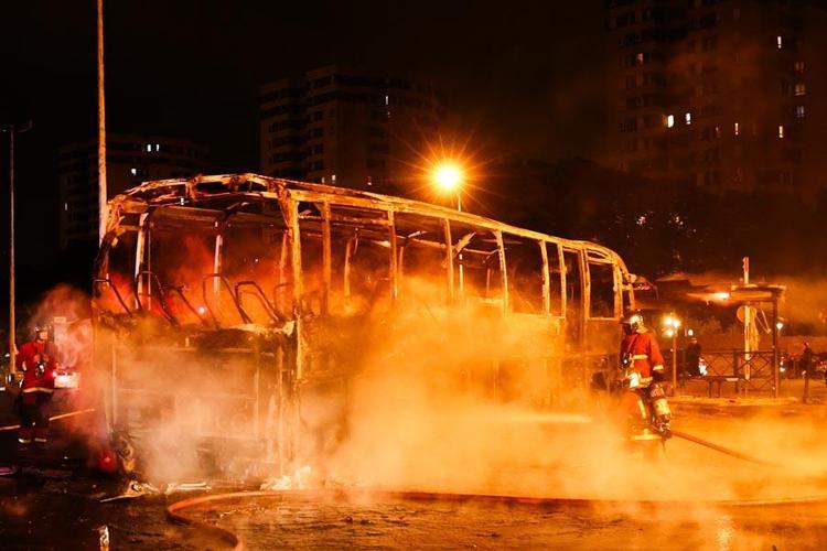 Fransa Cumhurbaşkanı Macrondan eylemciler için skandal teklif