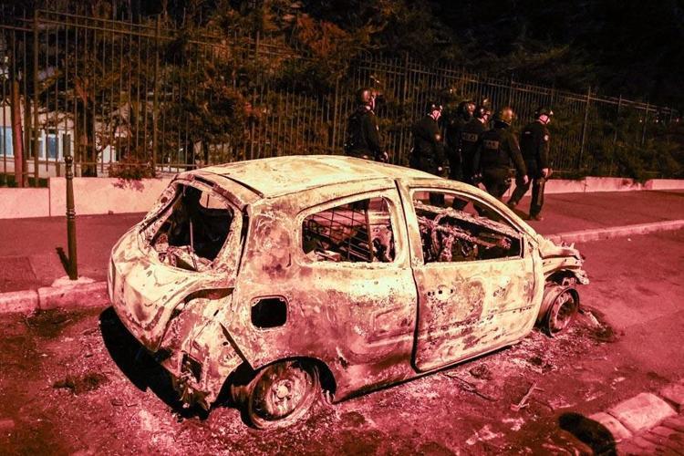 Fransa Cumhurbaşkanı Macrondan eylemciler için skandal teklif