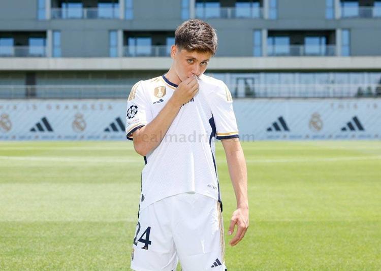 Arda Güler için Carlo Ancelotti Real Madridde sistemi değiştiriyor İşte genç yıldızın İspanyol devindeki ilk maçı...