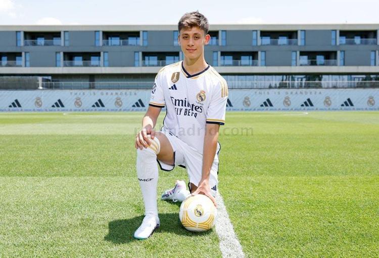 Arda Güler için Carlo Ancelotti Real Madridde sistemi değiştiriyor İşte genç yıldızın İspanyol devindeki ilk maçı...