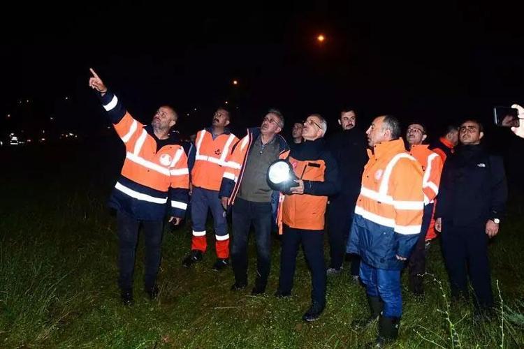 Sağanak yağışlar Karadenizi vurdu Bakanlar bölgede: Barajlar il merkezini büyük bir felaketten kurtardı...