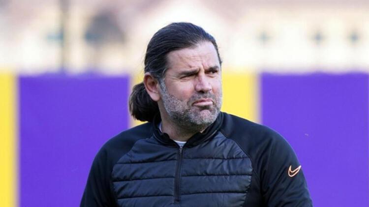 GENÇ FUTBOLCULARA KÜFÜR EDİYORDU
