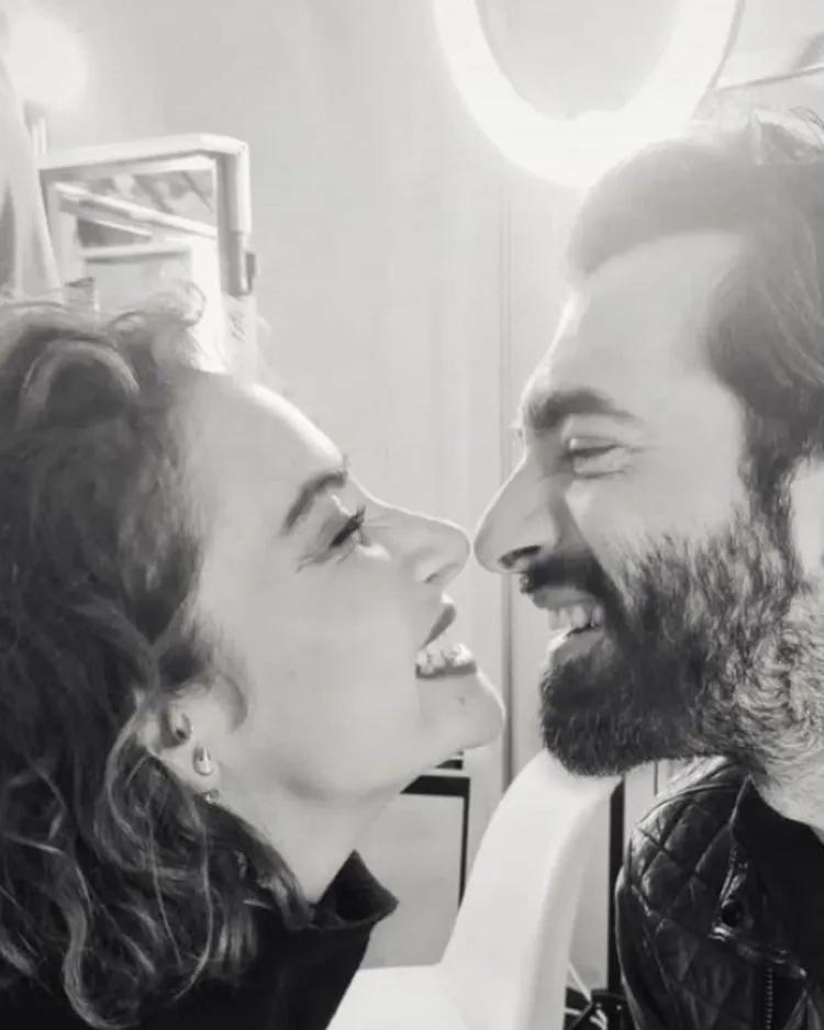 Sıla ve İlker Kaleli sahnede aşka geldi Bir anda öptü