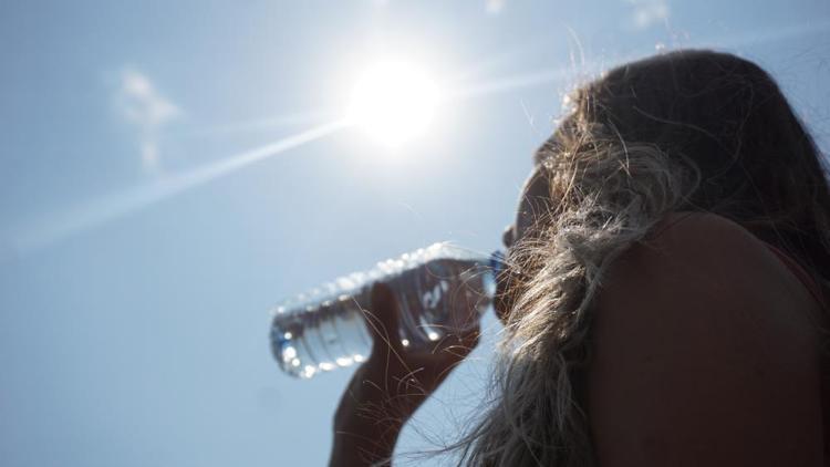 Sıcaklar pik yapacak Tarih belli oldu, iller tek tek açıklandı Meteoroloji ve AKOM’dan uyarılar art arda geldi
